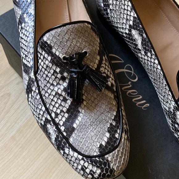 J. Crew Charlie Snakeskin Pattern Loafers - Black and Ivory Sz 10 - Picture 3 of 7